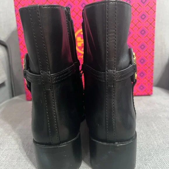 Tory Burch boot size 6 - Picture 4 of 6